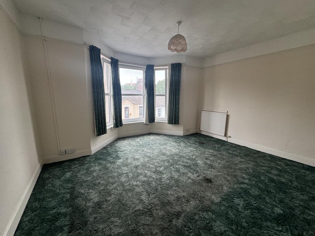 Lot: 17 - MIXED USE PROPERTY FOR INVESTMENT OR OCCUPATION - View of bedroom two on the first floor